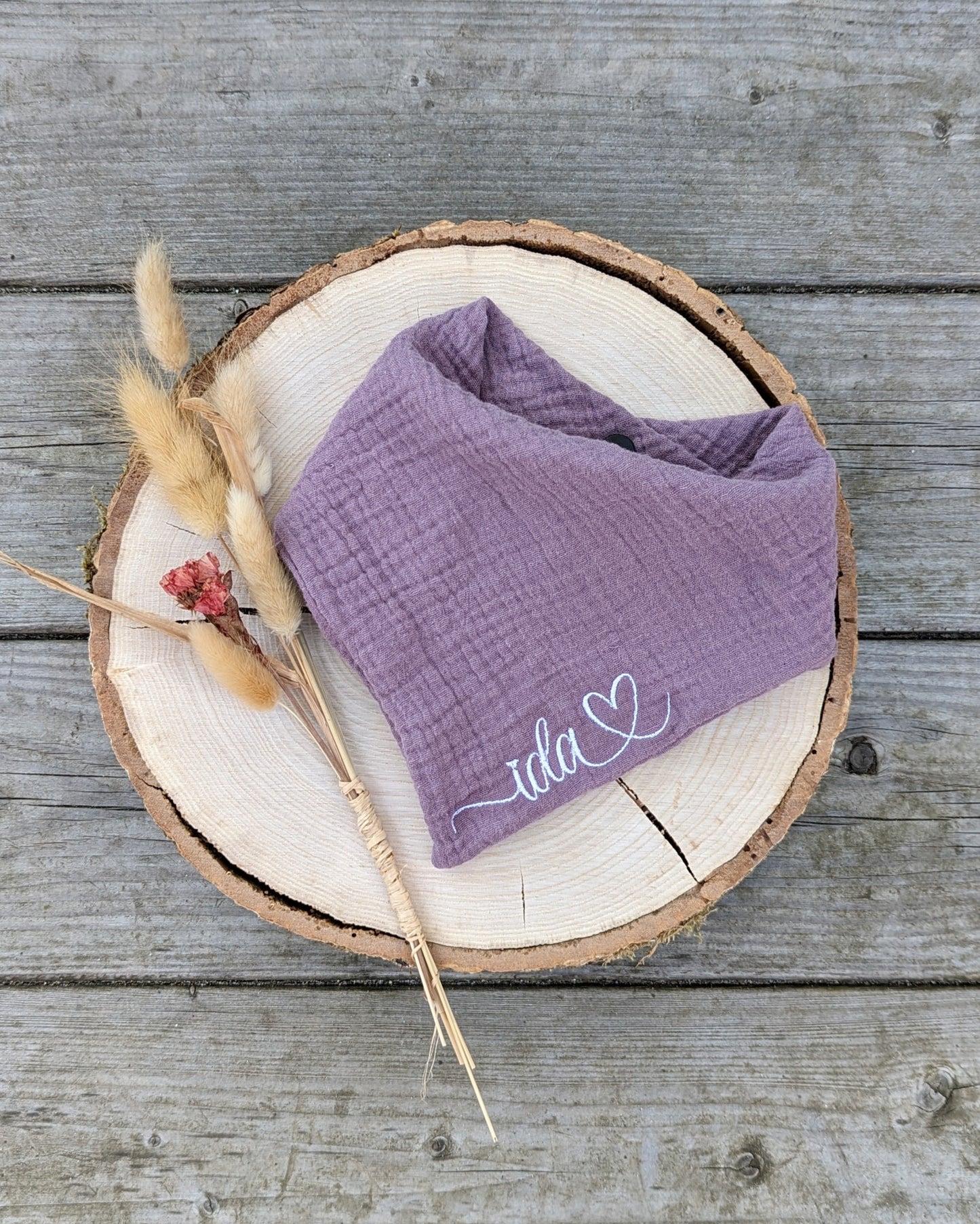 Halstuch aus Musselin personalisiert mit Name Sabbertuch bestickt Babyhalstuch