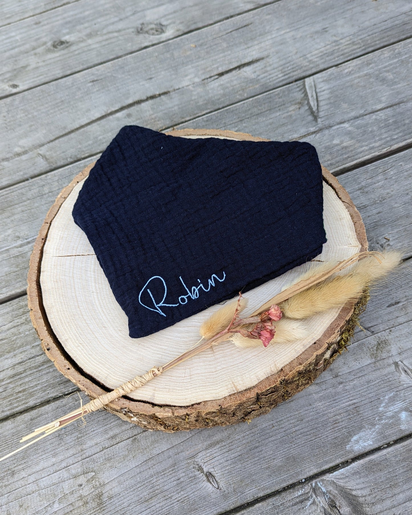 Halstuch aus Musselin personalisiert mit Name Sabbertuch bestickt Babyhalstuch