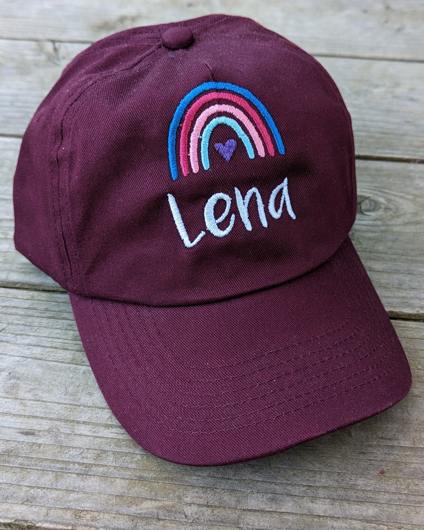 Basecap personalisiert mit Name bestickt und Motiv Regenbogen Herz Mütze Kappe Cap