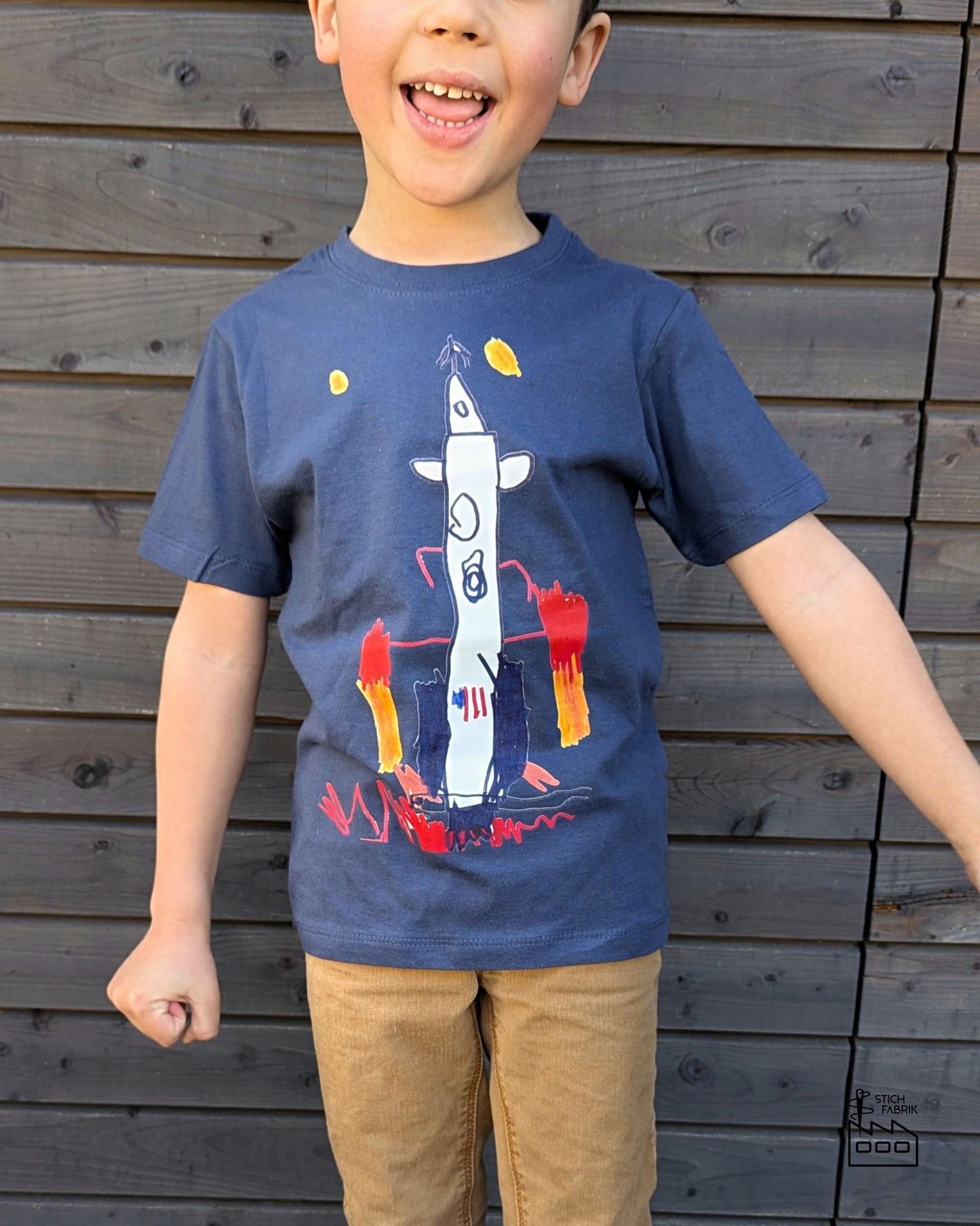 personalisiertes Shirt mit Kinderzeichnung Druck Stick
