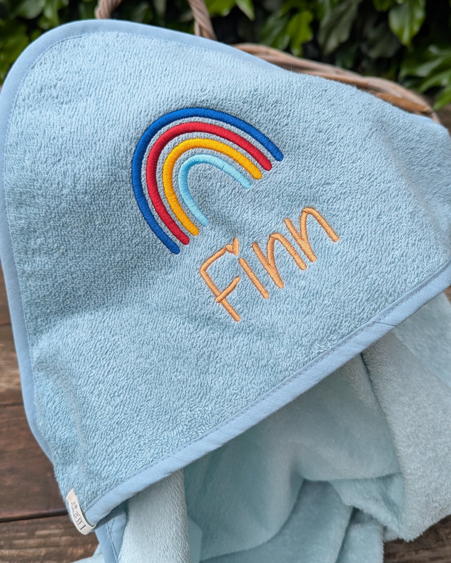 Kapuzenhandtuch Badetuch bestickt Kinderhandtuch Regenbogen