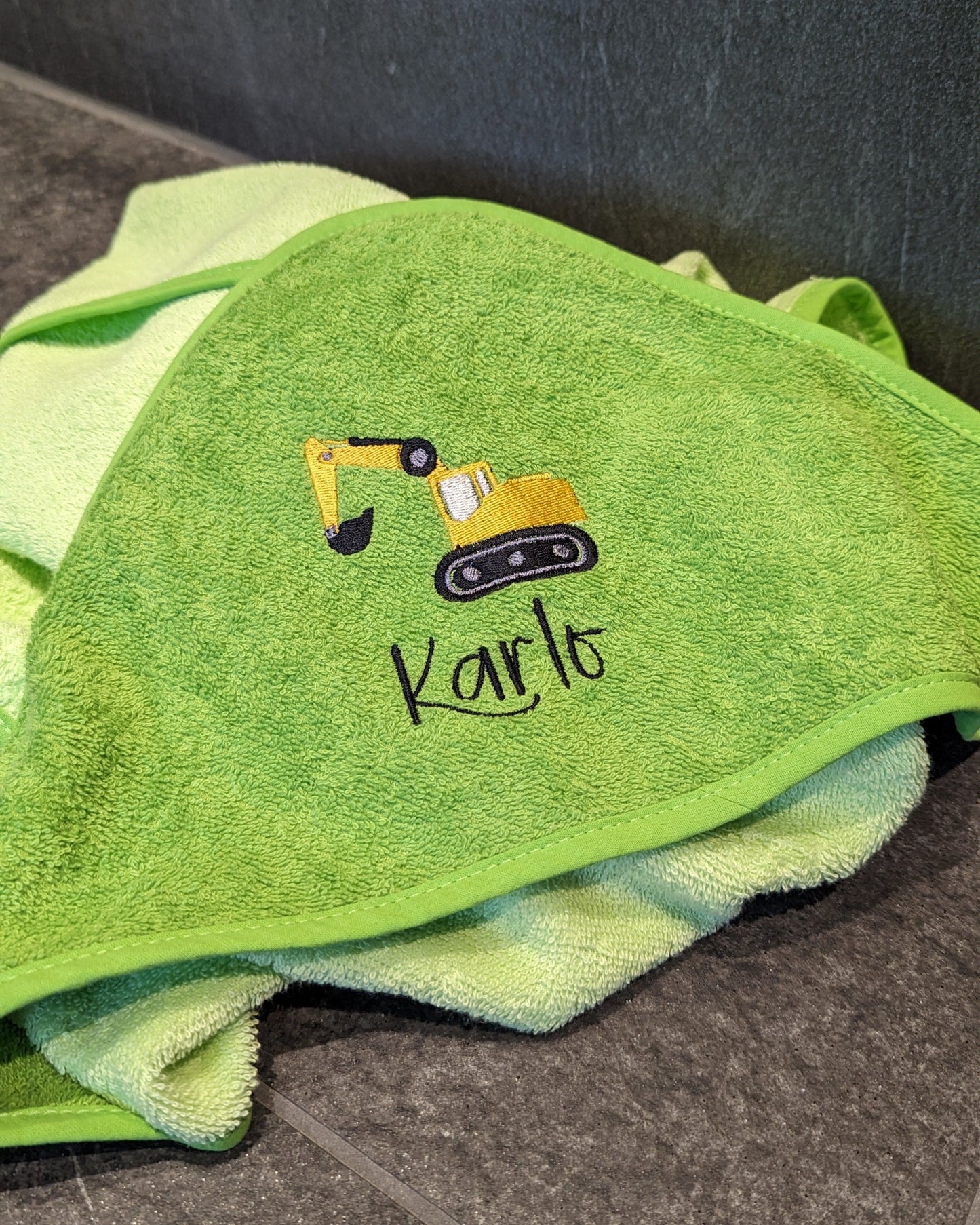 Kapuzentuch personalisiert mit Name und Motiv Handtuch Babyhandtuch Babygeschenk bestickt