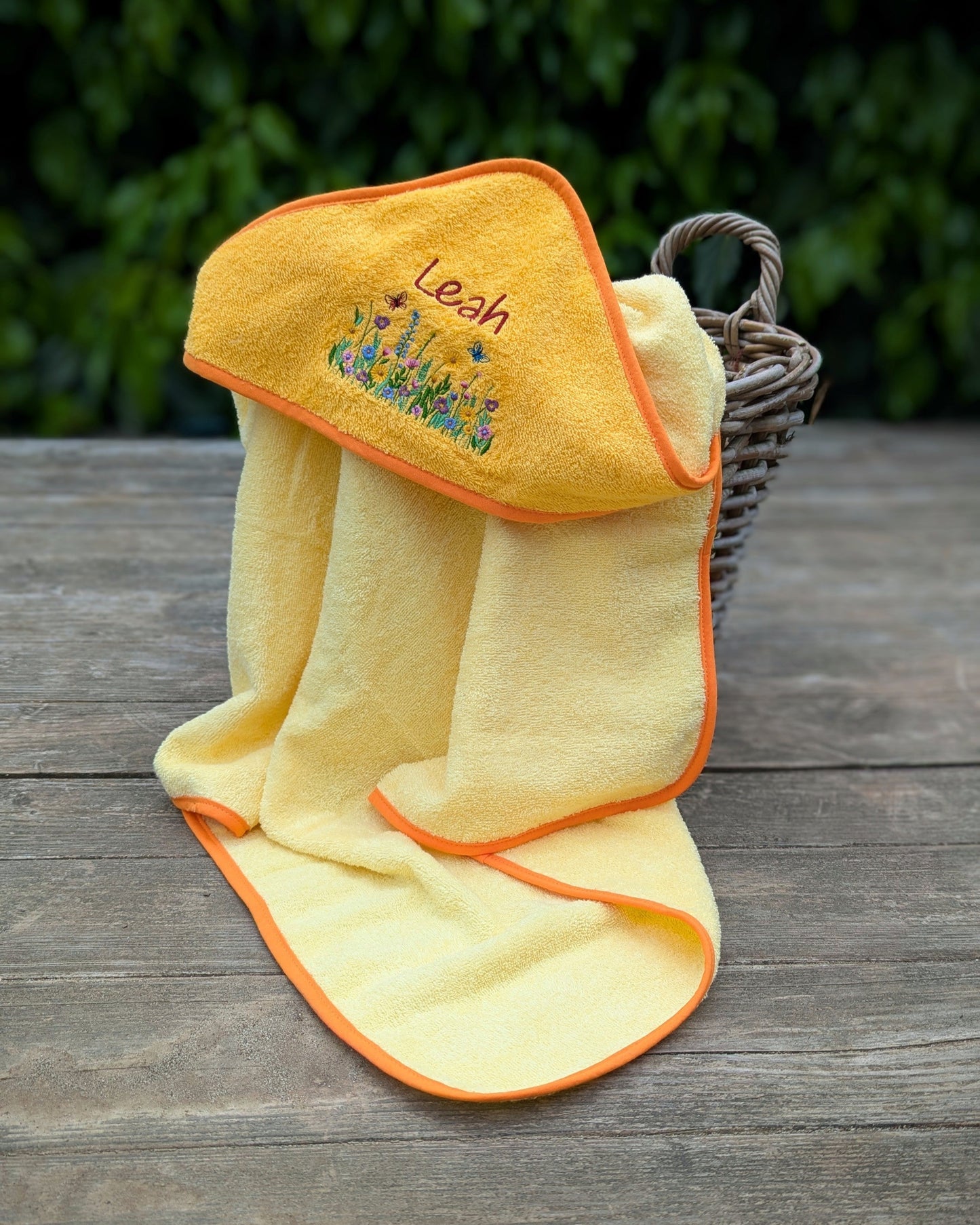Kapuzentuch Baby Handtuch Badetuch personalisiert bestickt Geburtsgeschenk