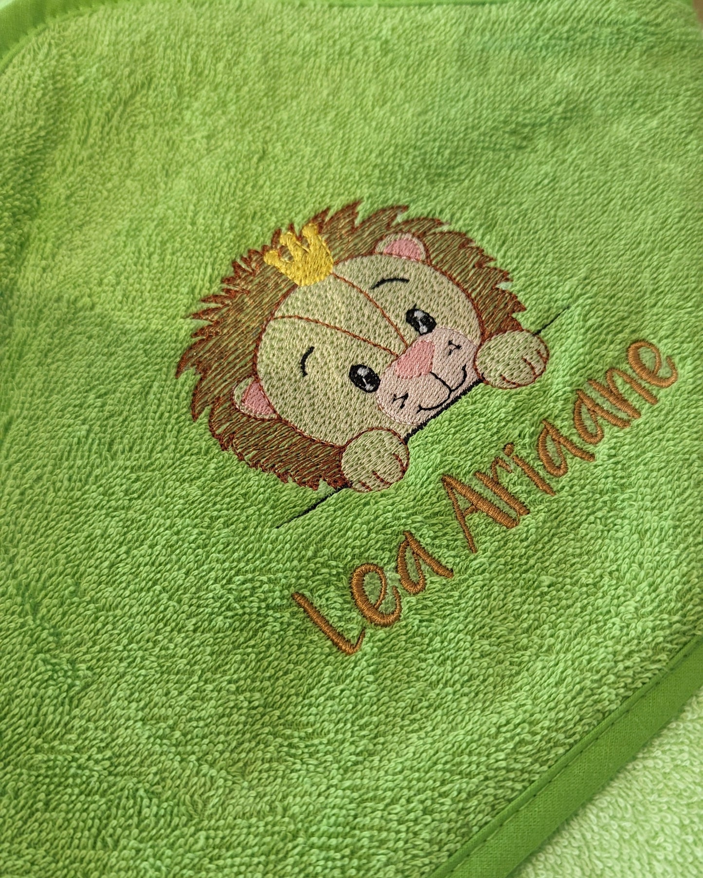 Kapuzentuch personalisiert mit Name und Motiv Handtuch Babyhandtuch Babygeschenk bestickt