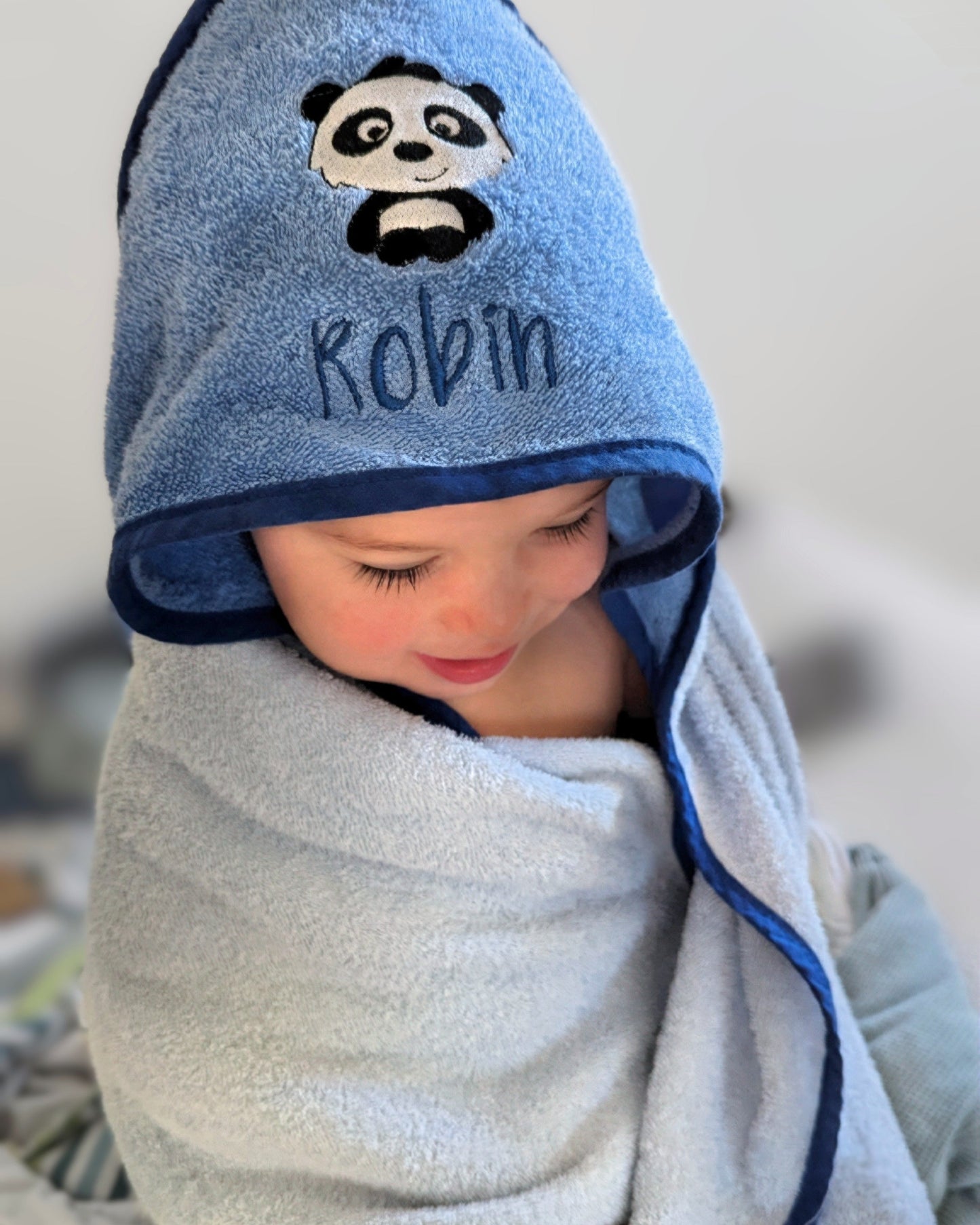 Kapuzentuch bestickt mit Name und Motiv personalisiert Babygeschenk Babyhandtuch Geschenkidee