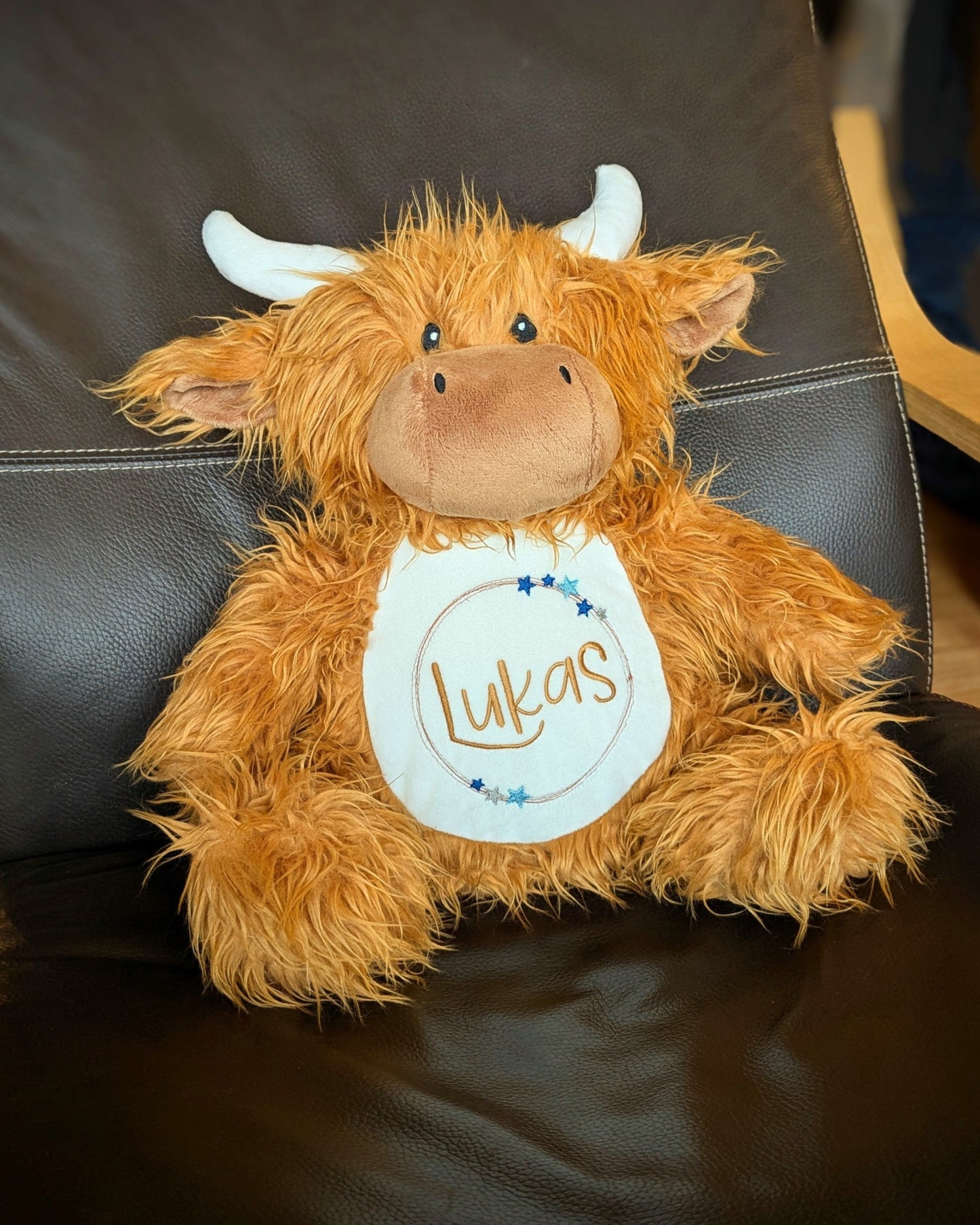 Kuscheltier Highlandkuh mit Name bestickt personalisiert Geburtsgeschenk