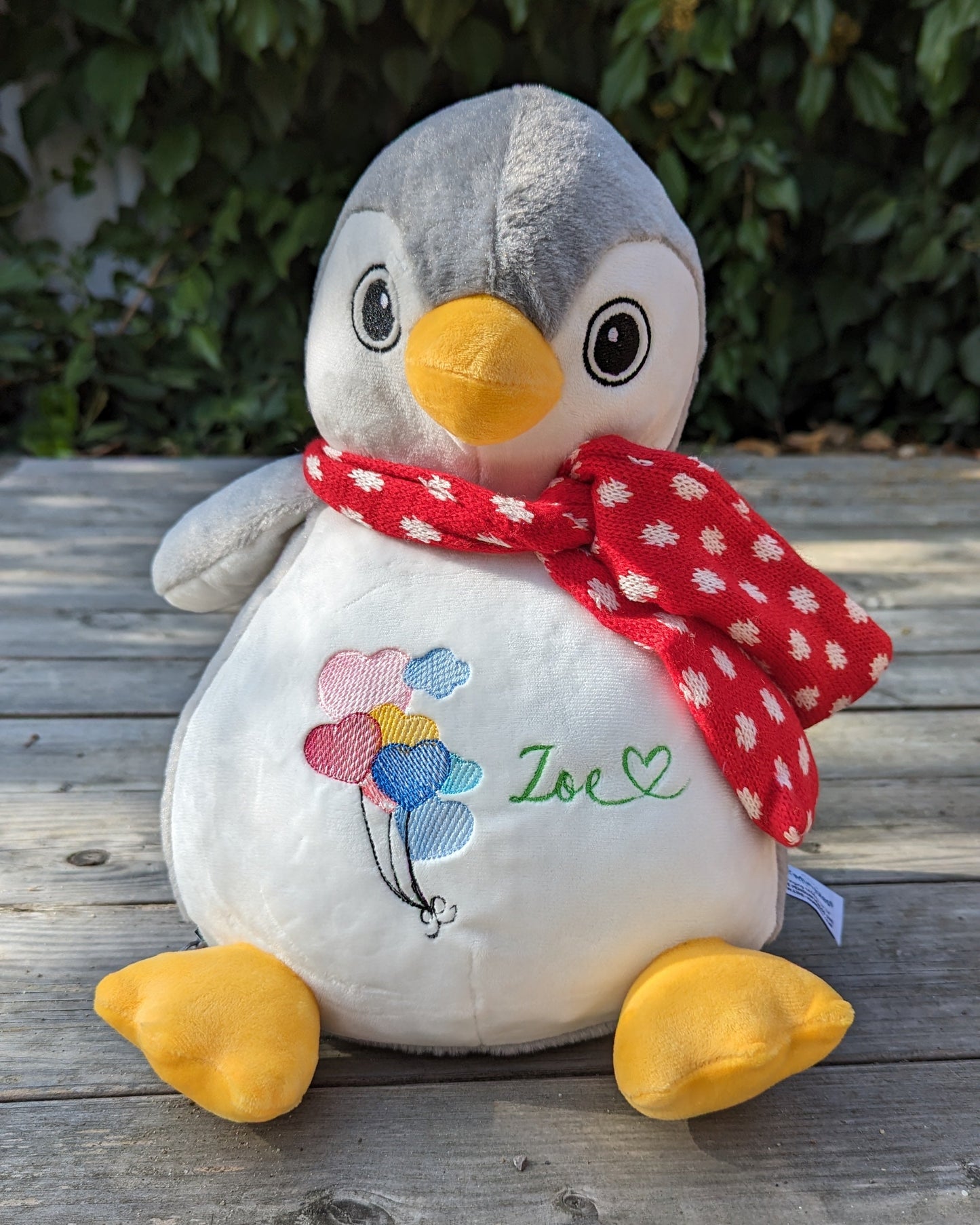 Kuscheltier Pinguin mit Name bestickt personalisiert Geburtsgeschenk