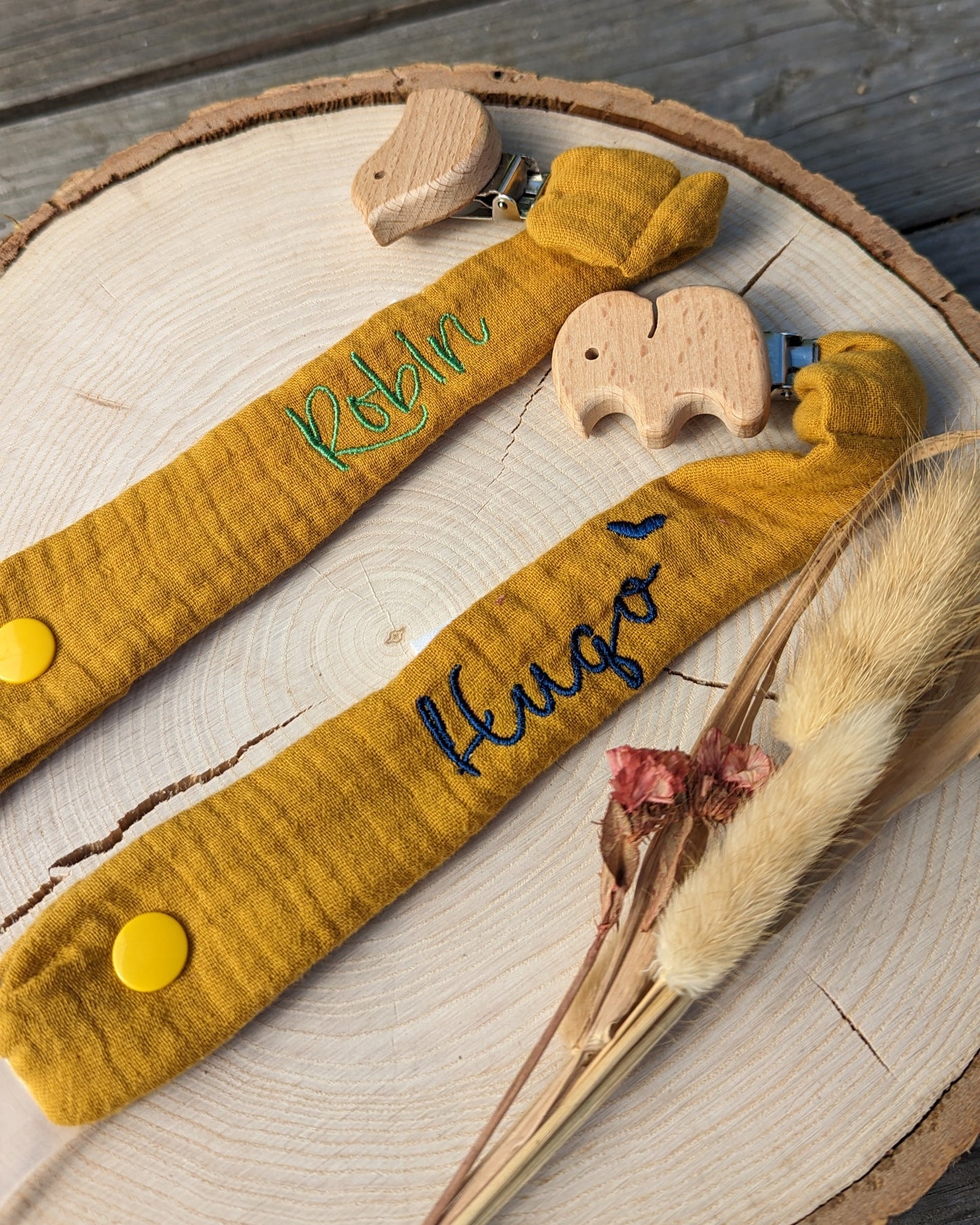 Schnullerkette Schnullerband Bio-Musselin, bestickt, personalisiert
