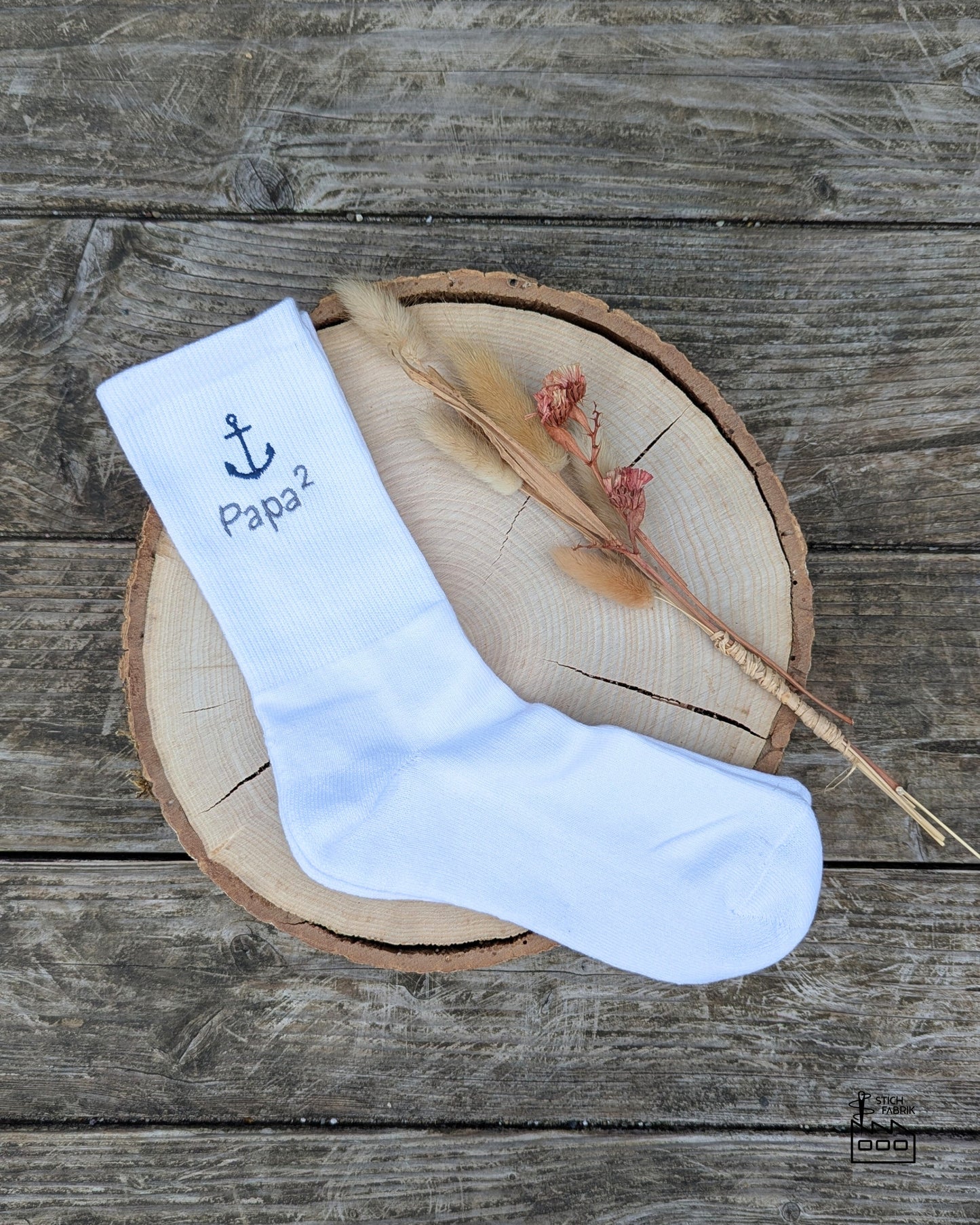 bestickte Socken mit Motiv und Text