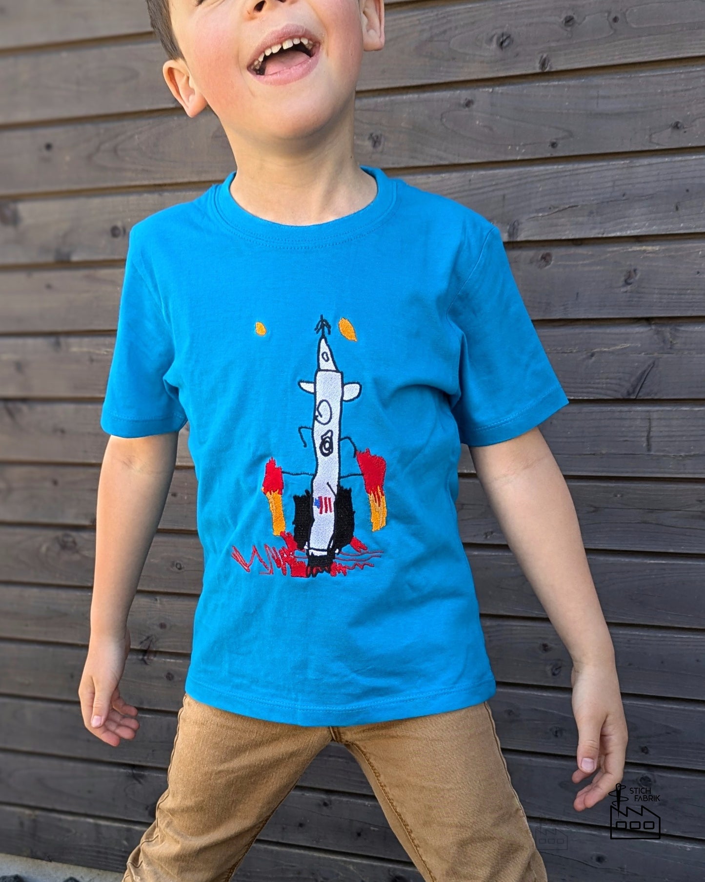 personalisiertes Shirt mit Kinderzeichnung Druck Stick