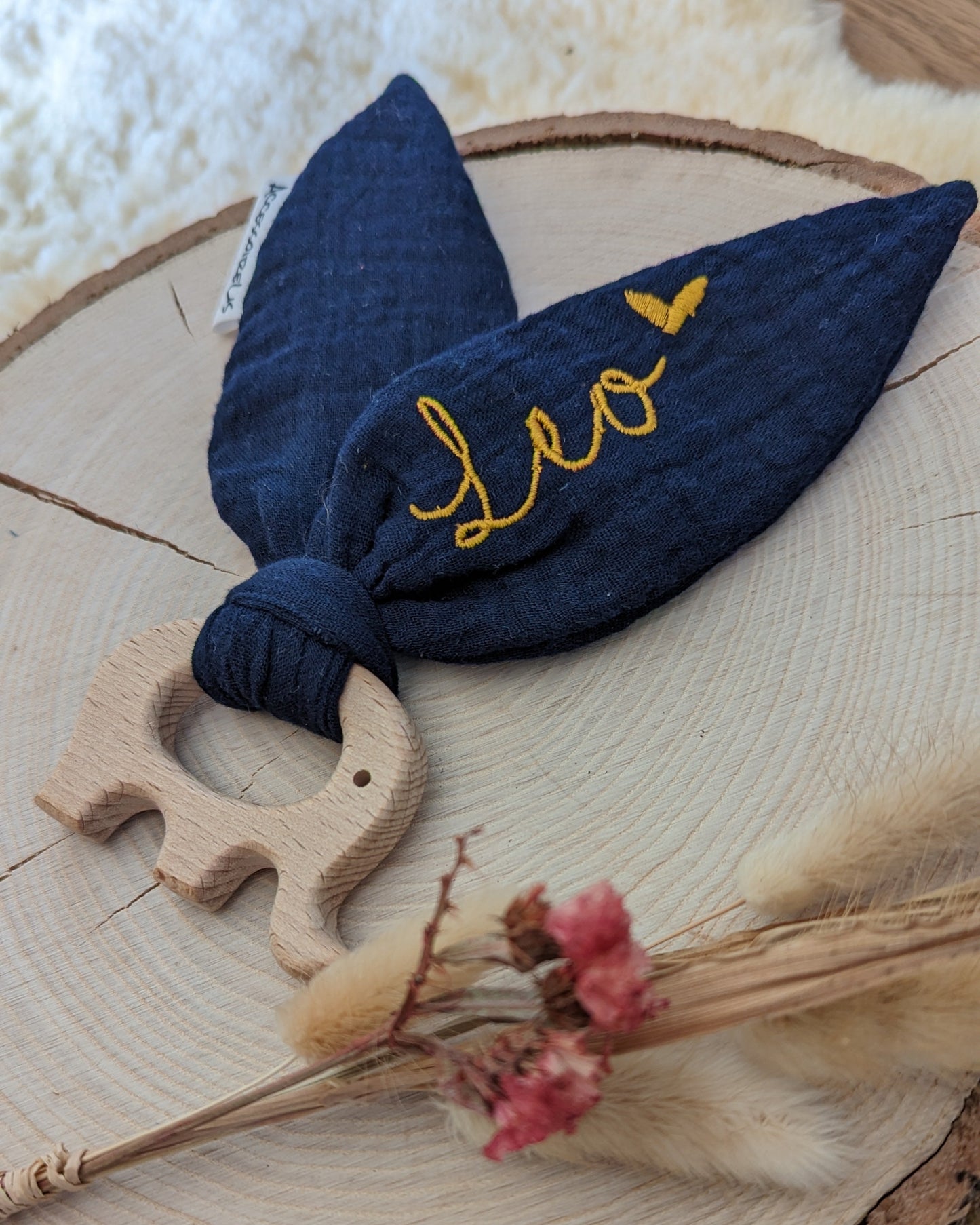 Knisterohr mit Holzgreifling Elefantengreifling Bio-Musselin personalisier mit Name bestickt