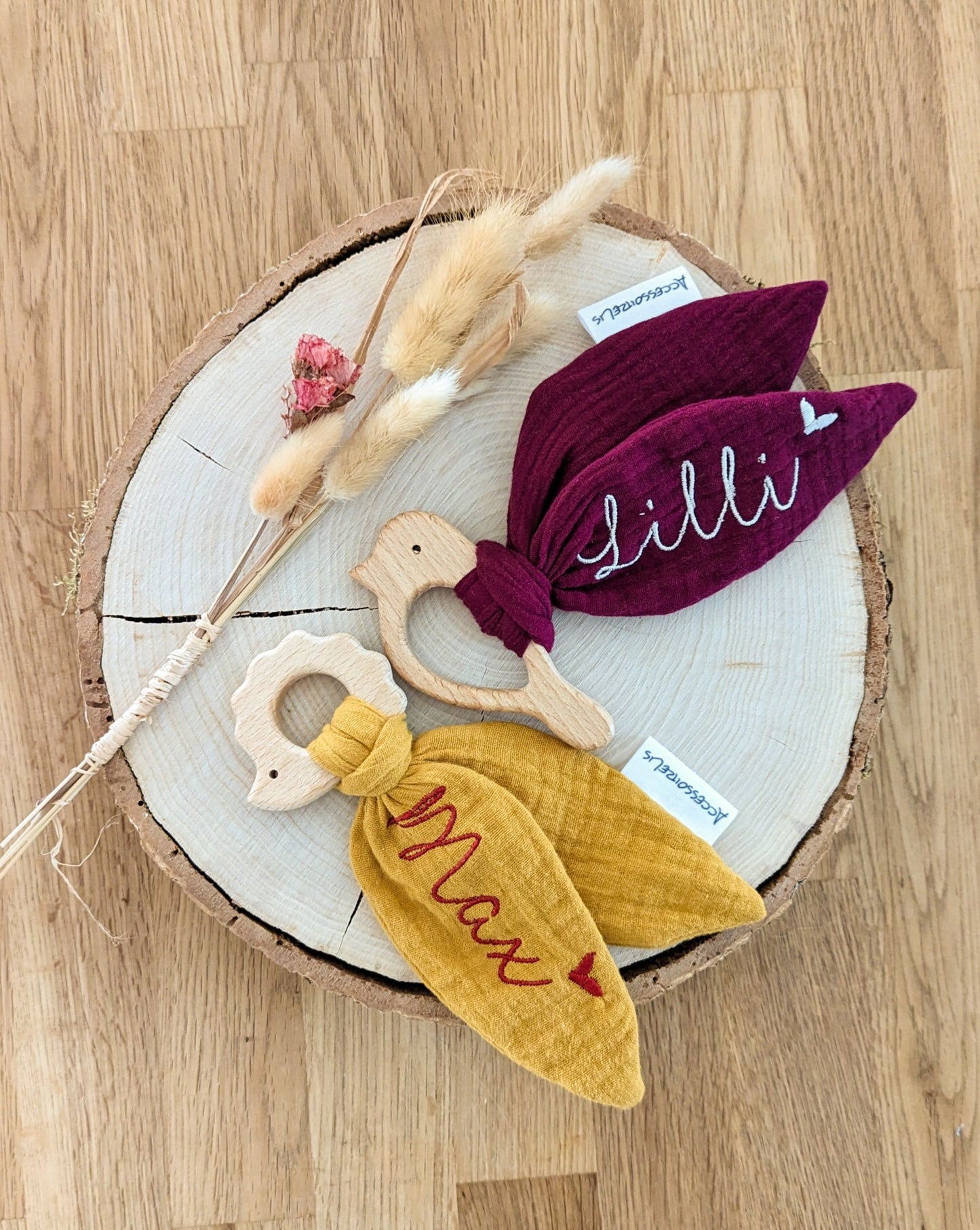 Knistergreilfing Knisterohren mit Holzgreifling Tiergreifling bestickt Bio-Musselin Knistertuch