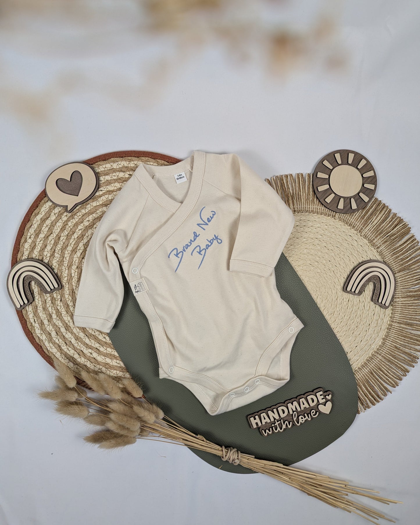 Geburtsgeschenk personalisierter Babybody Body mit Name Logo Spruch Taufgeschenk 