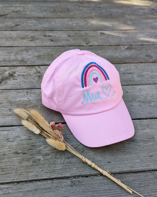 Basecap personalisiert mit Name Regenbogen bestickt