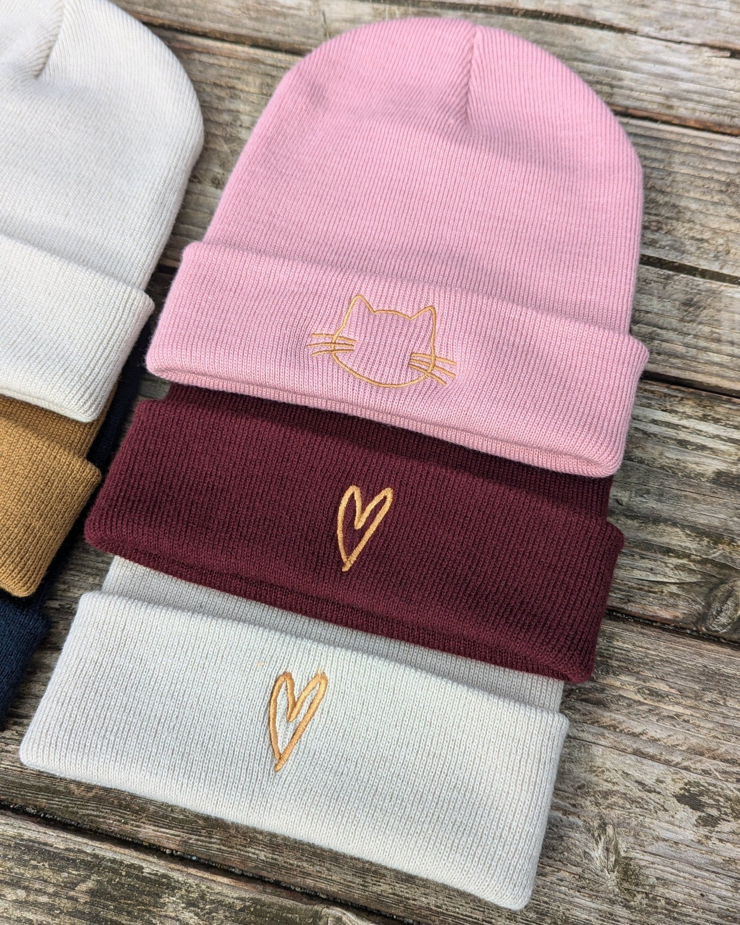 Beanie Mütze Wintermütze Strickmütze bestickt Patch Kunstleder Label