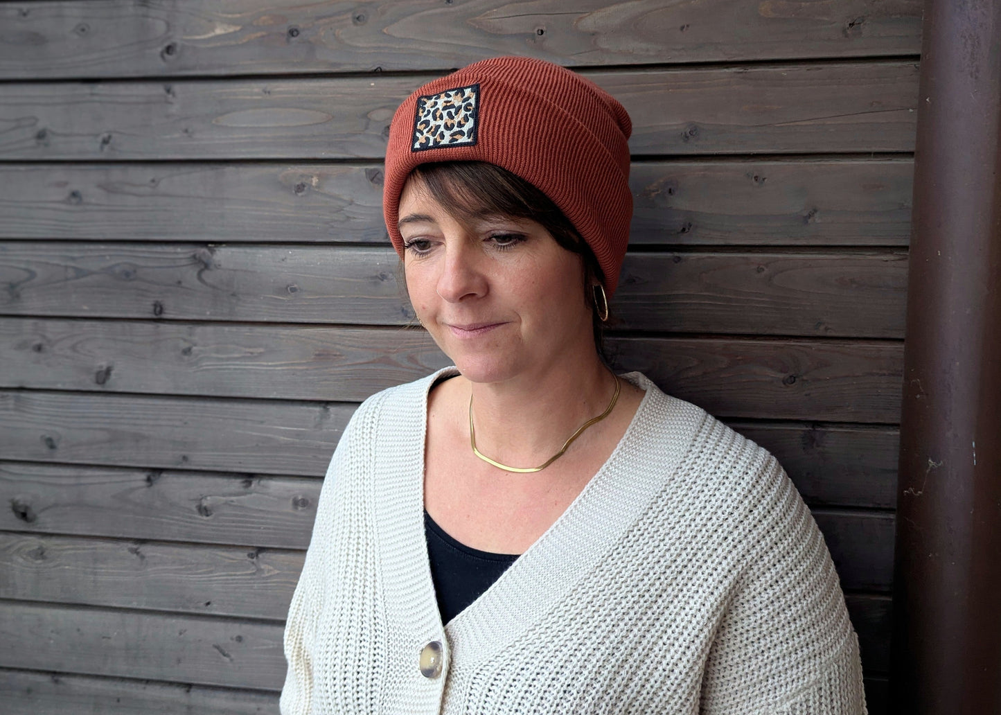 Hipster Beanie Mütze Wintermütze mit Leomuster Leopardenmuster Leopatch Leo