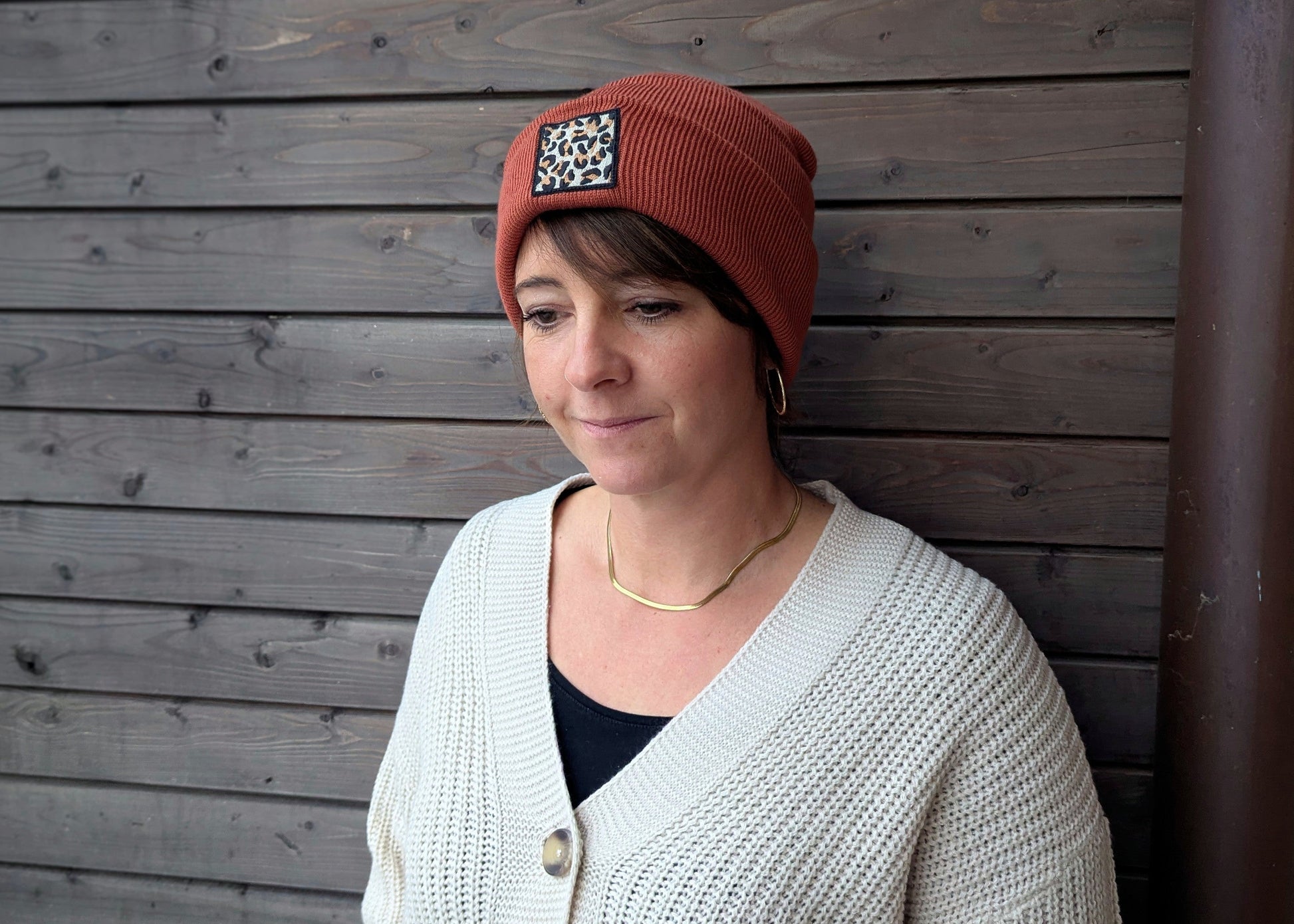 Hipster Beanie Mütze Wintermütze mit Leomuster Leopardenmuster Leopatch Leo