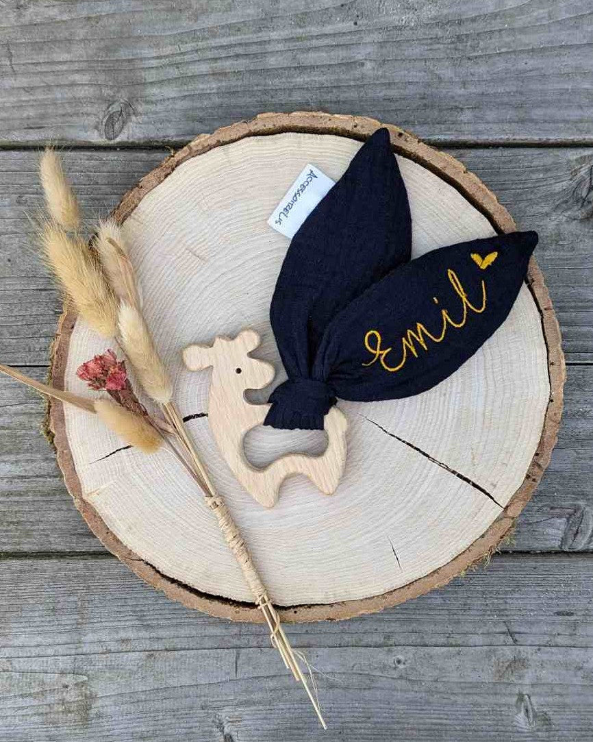 Knisterohr mit Holzgreifling Tierform Knistertuch Knisterspielzeug Rassel bestickt mit Name personalisiert