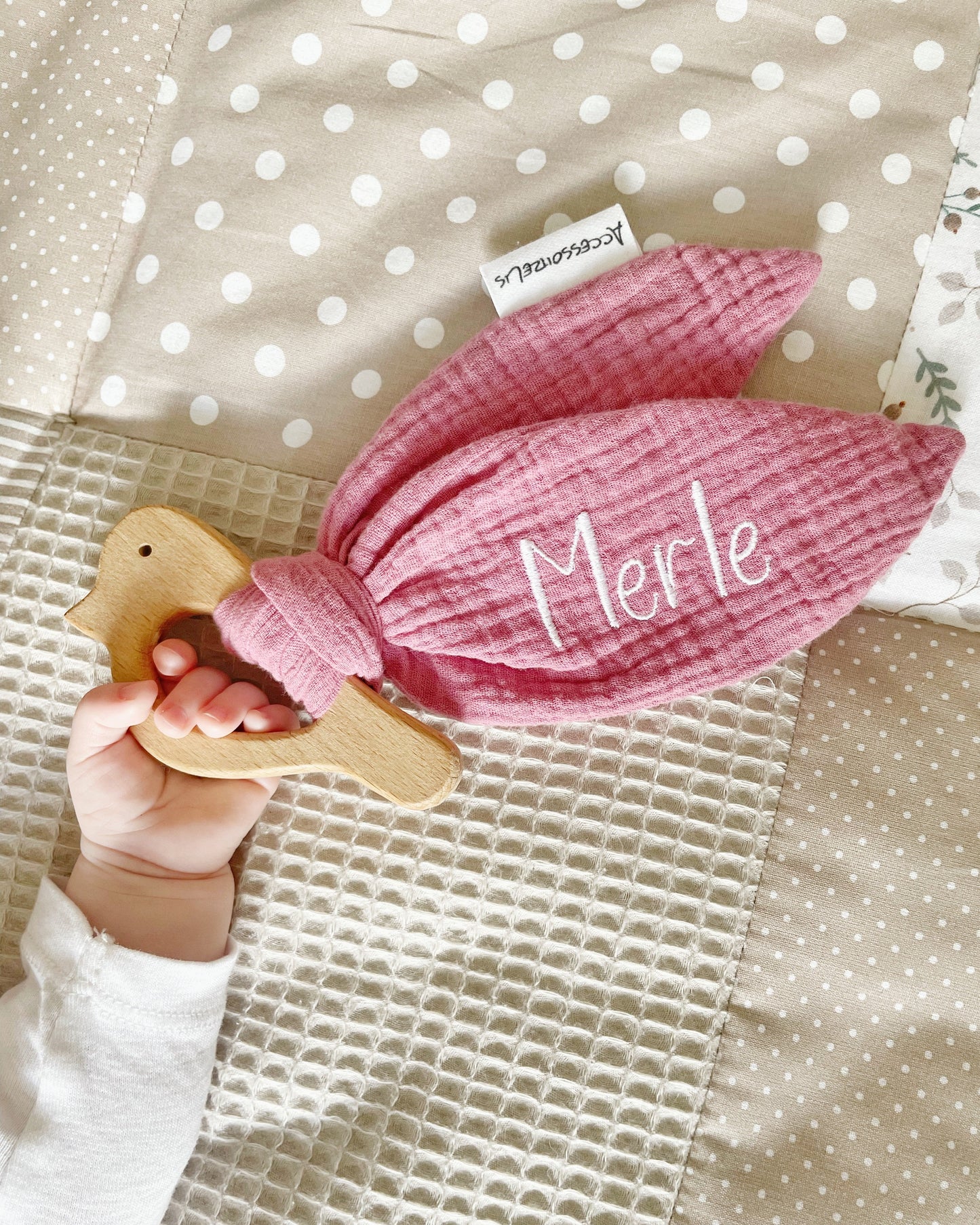 Knisterohr mit Holzgreifling Tierform Knistertuch Knisterspielzeug Rassel bestickt mit Name personalisiert