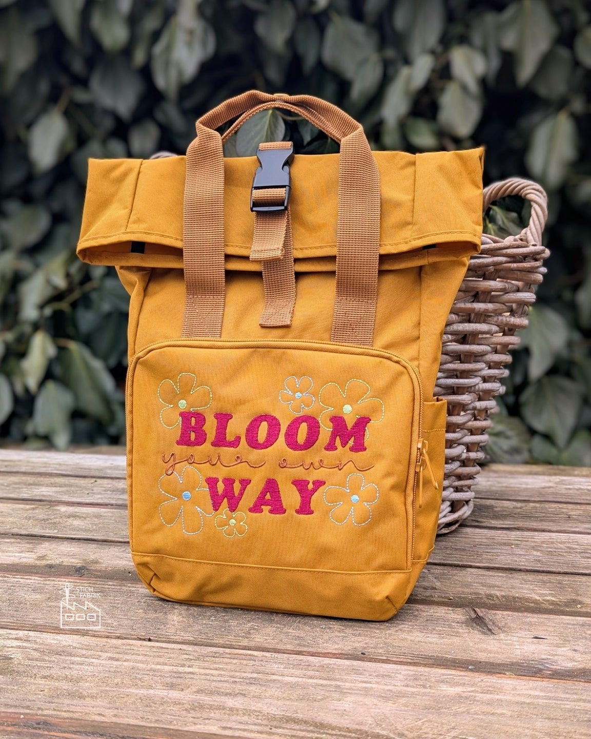 Rucksack bestickt Wickelrucksack Laptoprucksack Freizeitrucksack Rolltop bestickt