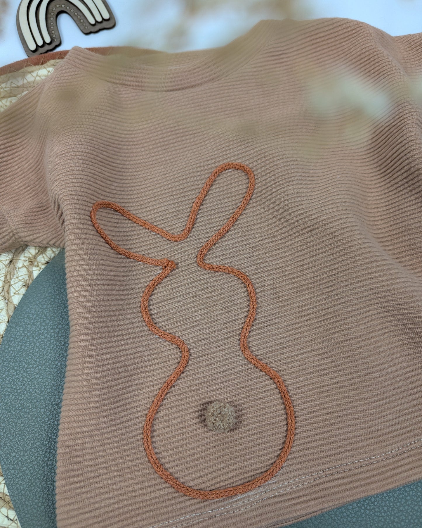 Kordelmotiv Hase Osterhase Shirt