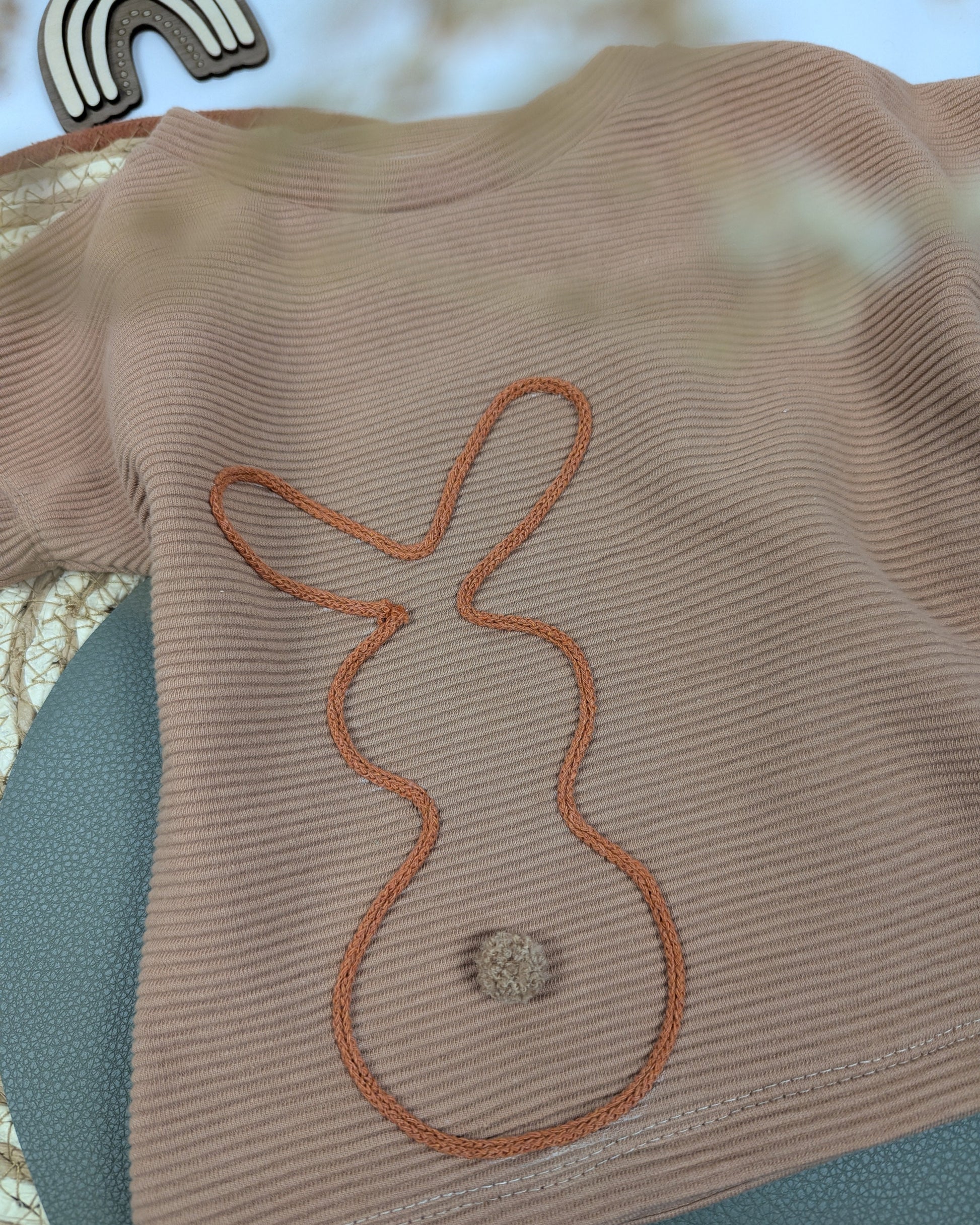 Kordelmotiv Hase Osterhase Shirt