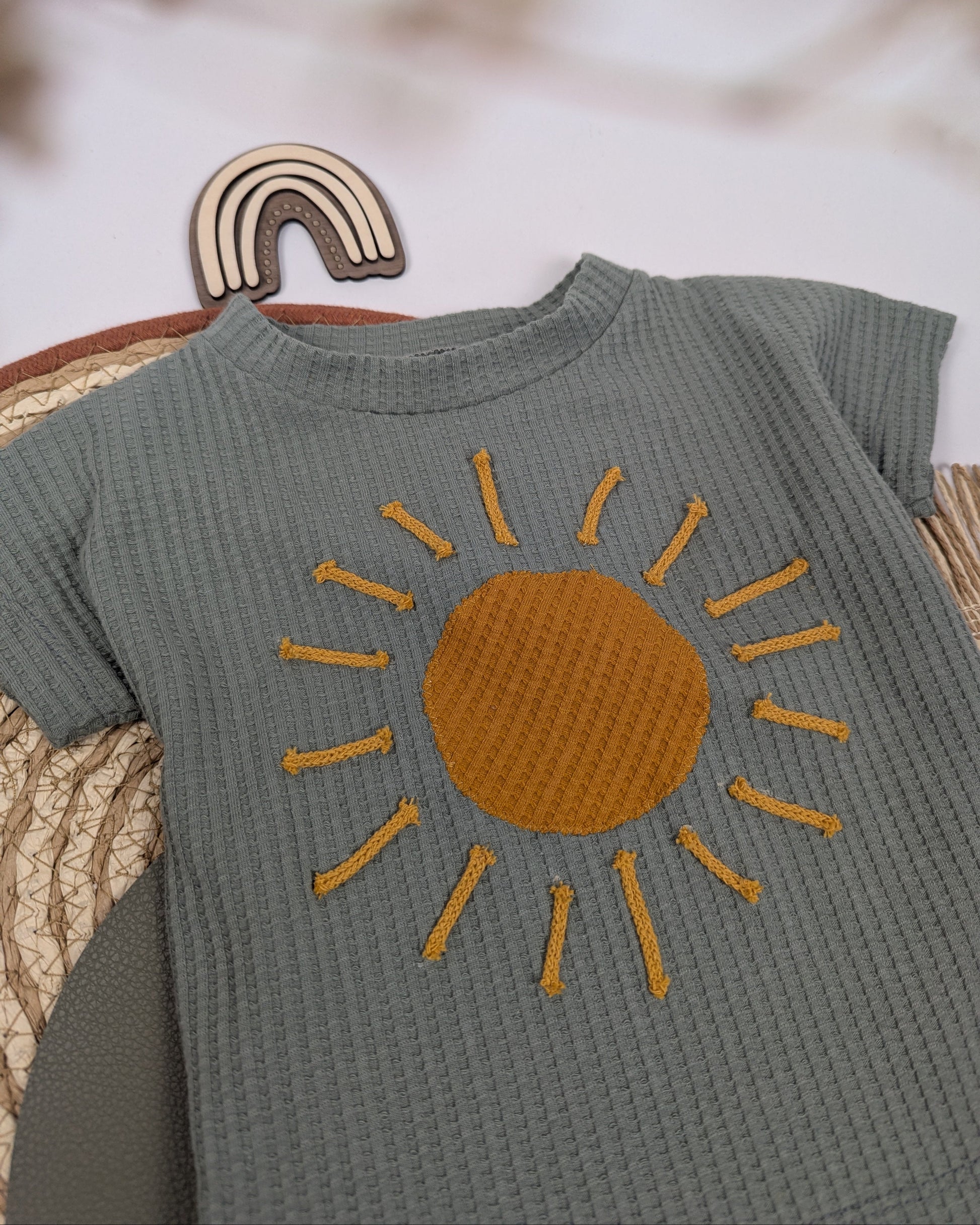 Shirt Sonne Kordelmotiv Sofortkauf