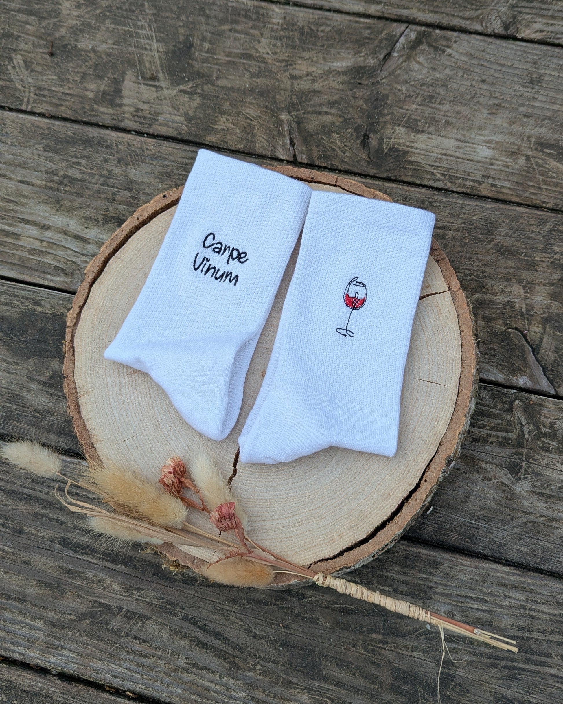 Sportsocken Tennissocken bestickt personalisiert Crew Socks Statementsocken Carpe Vinum Weinglas Wine