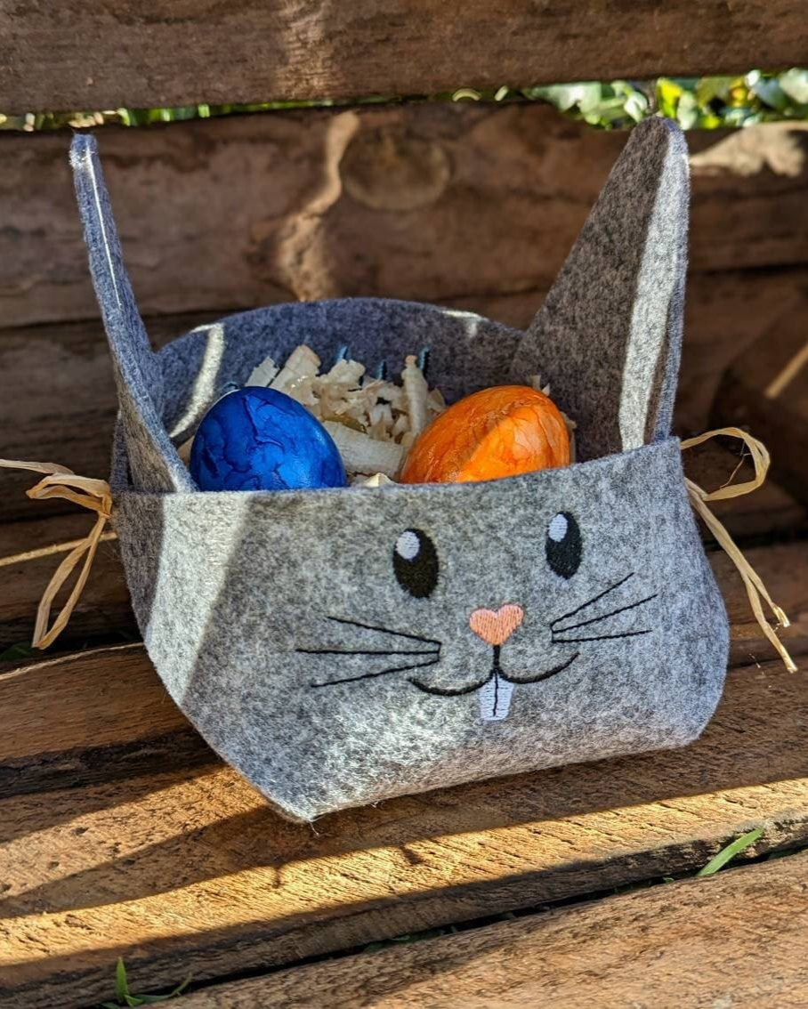 Osterkorb Osternest personalisiert mit Name Hasenkörbchen Zirbenholz bestickt